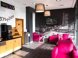 Roomzzz West Aparthotel Leeds (West Yorkshire)