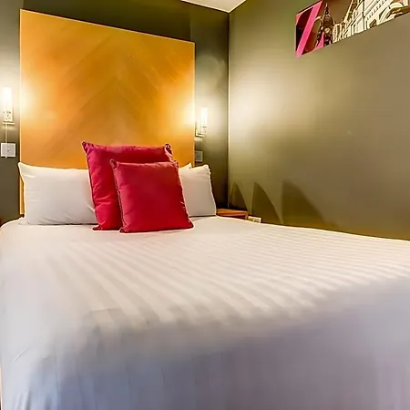 Roomzzz West Aparthotel Leeds (West Yorkshire)