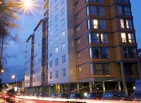 Aparthotel Roomzzz West 4*