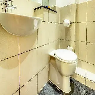 Roomzzz West 4*