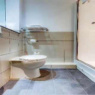 מלון דירות Roomzzz West