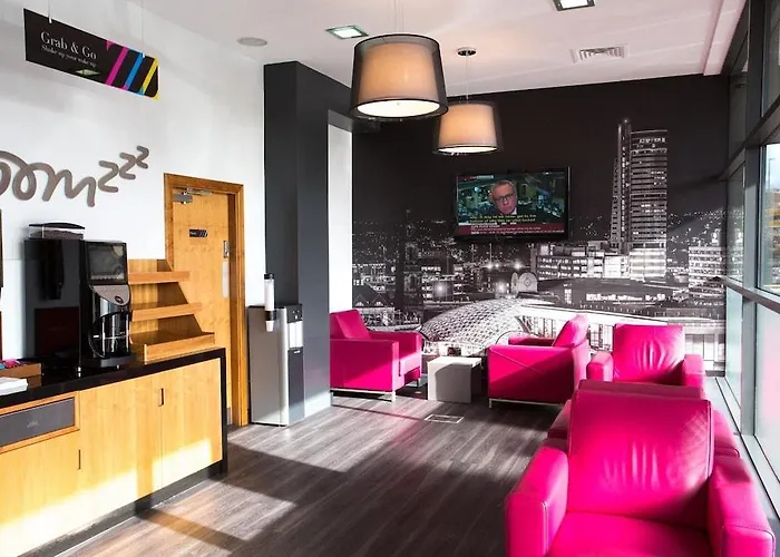Roomzzz West 4* Leeds (West Yorkshire)