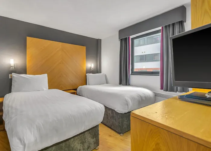 Roomzzz West Aparthotel Leeds (West Yorkshire)