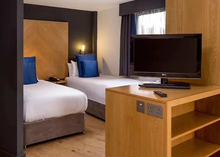 Aparthotel Roomzzz West 4*