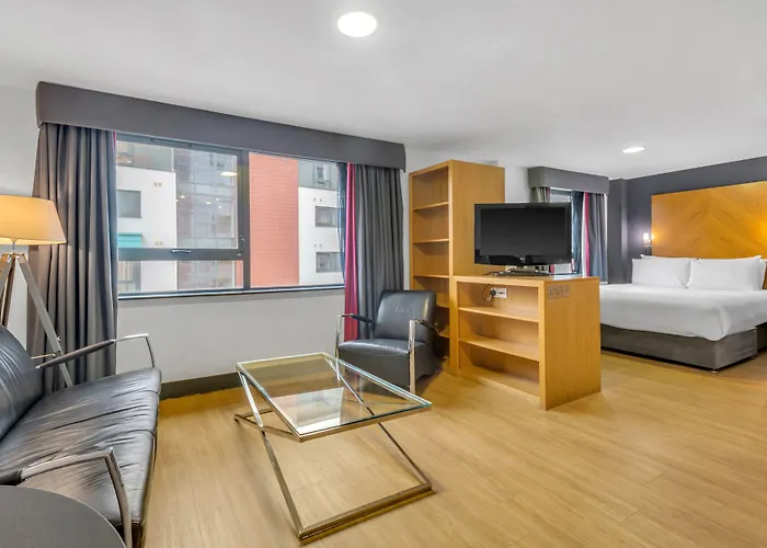 Roomzzz West Aparthotel Leeds (West Yorkshire)