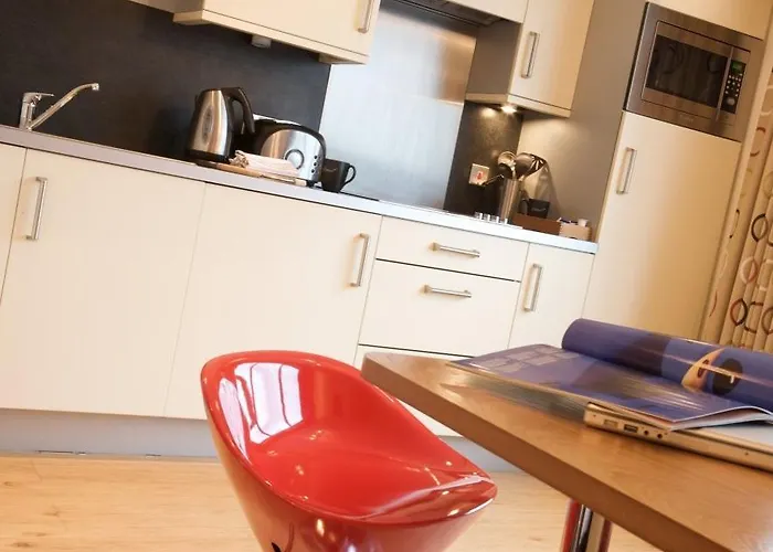 Roomzzz West Leeds (West Yorkshire)