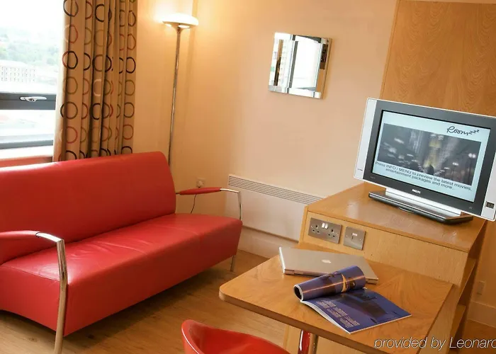 Roomzzz West Leeds (West Yorkshire)