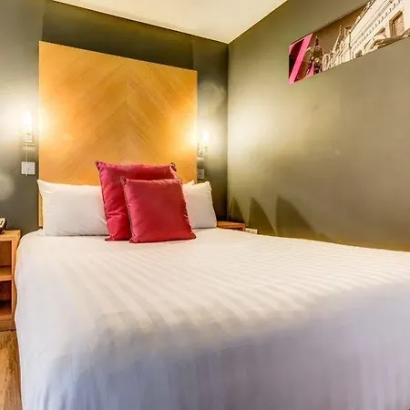 Апарт-готель Roomzzz Leeds West Лідс