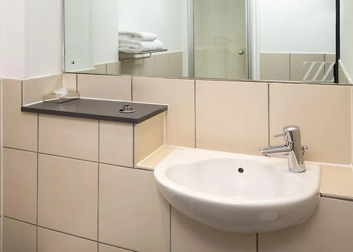 Roomzzz West 公寓式酒店 利兹