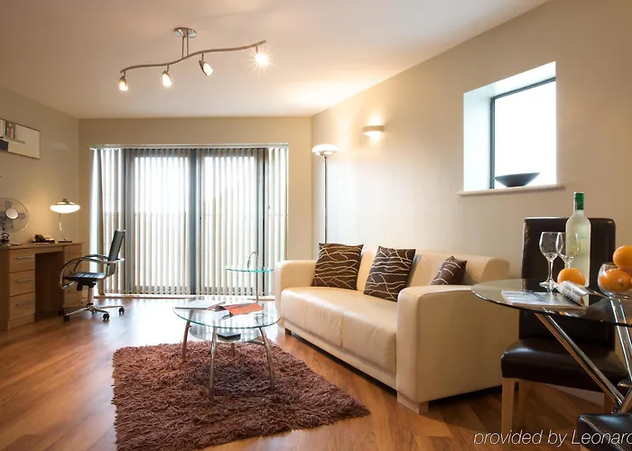 公寓式酒店 Roomzzz West 4*